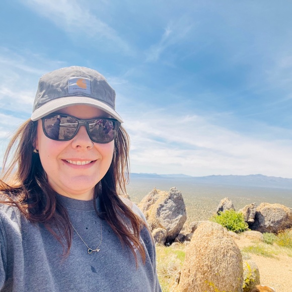 Meet your Posher, Leah - Picture 2 of 3